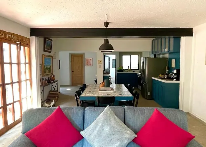 Quinta Leal Homestay *