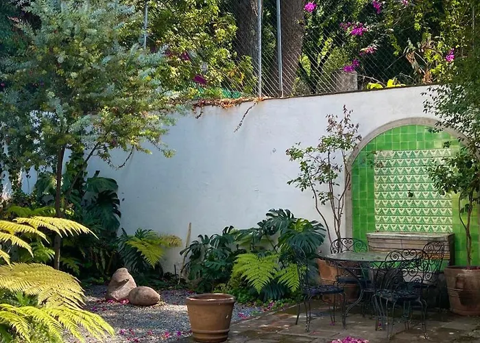 Quinta Leal Homestay *